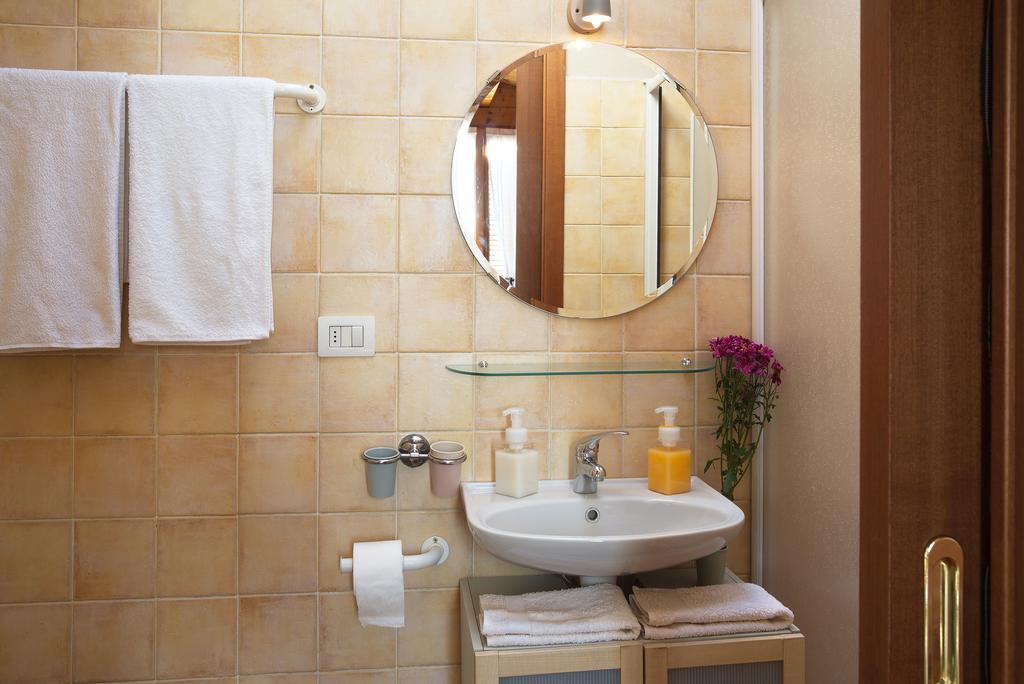 Apartment Skyline In Citta Studi A 1 Minuto Dal Metro Con Terrazzo Wi-fi E Netflix *
