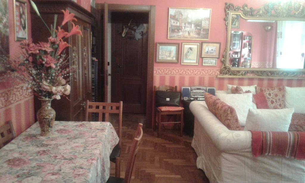 Apartment Romantic & Artistic