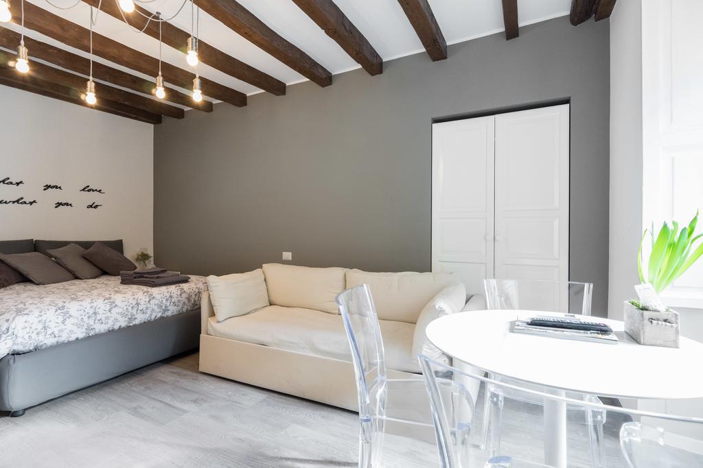 Apartment Porta Genova Milan