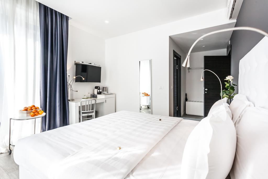 Made To Measure Business Guest house