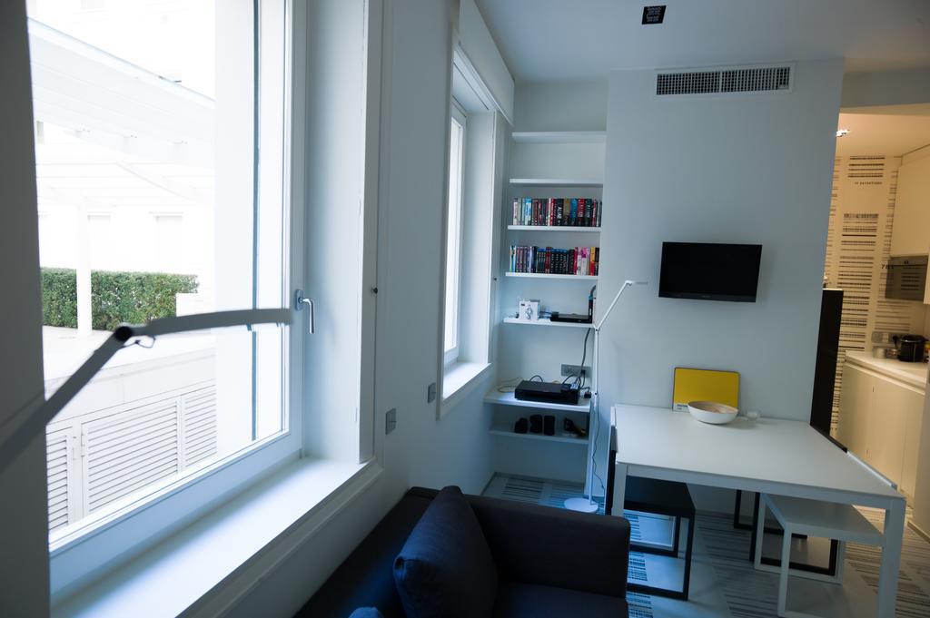 Stylish Mini In The Heart Of Apartment