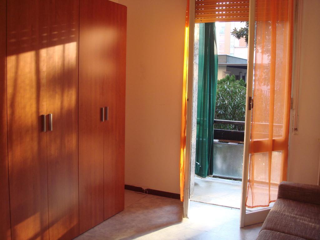 Via Toscanelli 3 *