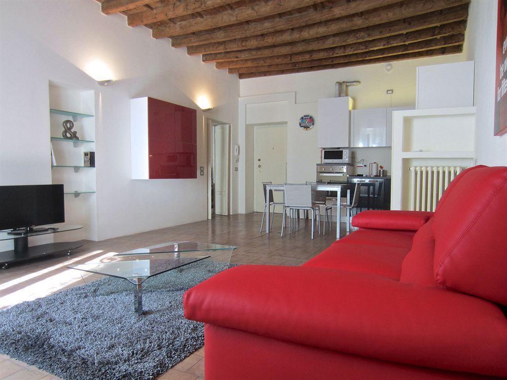 Temporary House - Navigli * Milan