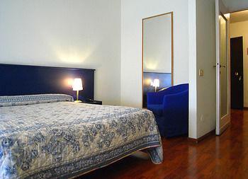 Pola 4* Milan