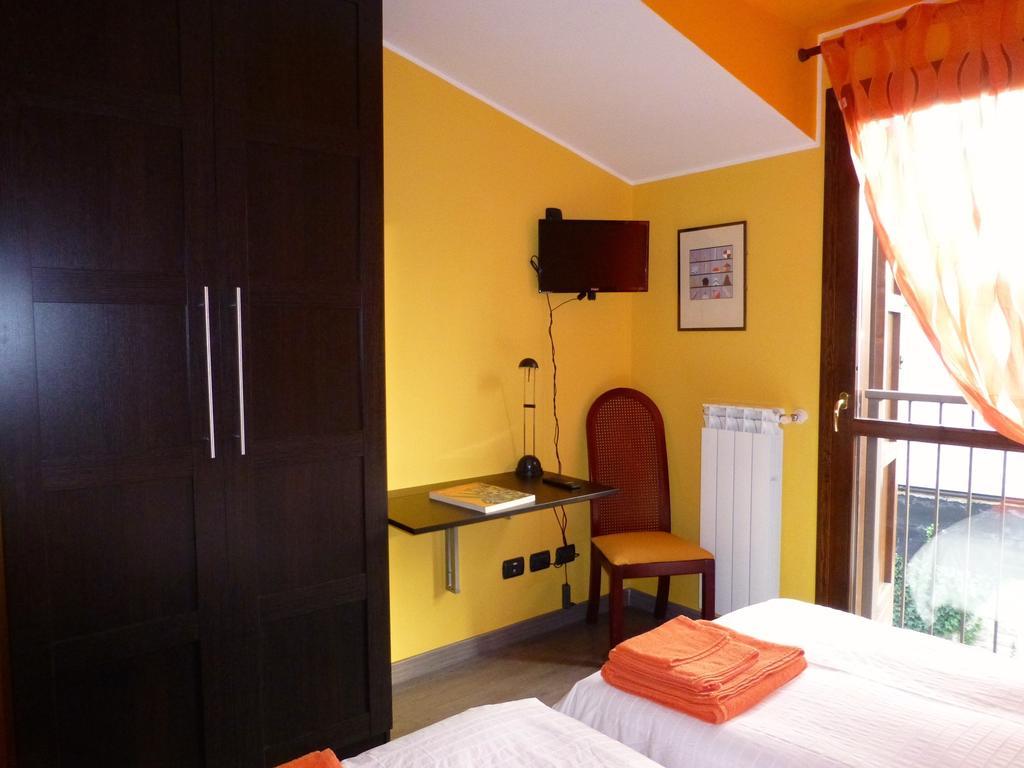 Rutilia22 Milan
