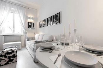 Hotel Suitelowcost - San Babila Duomo Milan