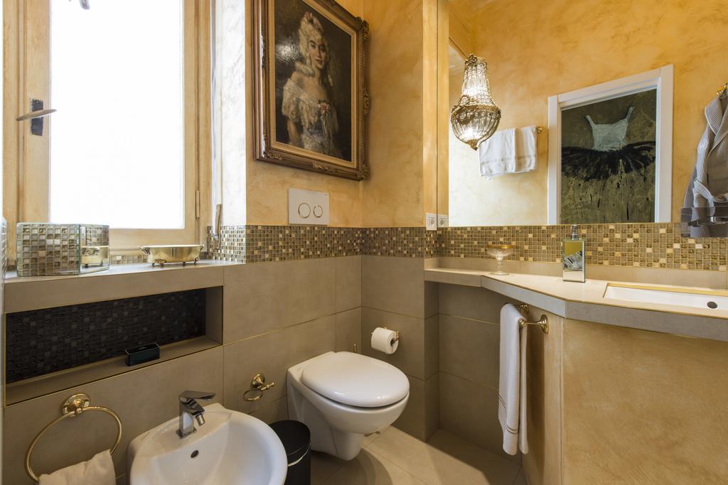 Apartment Bnbutler - Broletto 39 - A Few Steps To The Duomo And La Scala