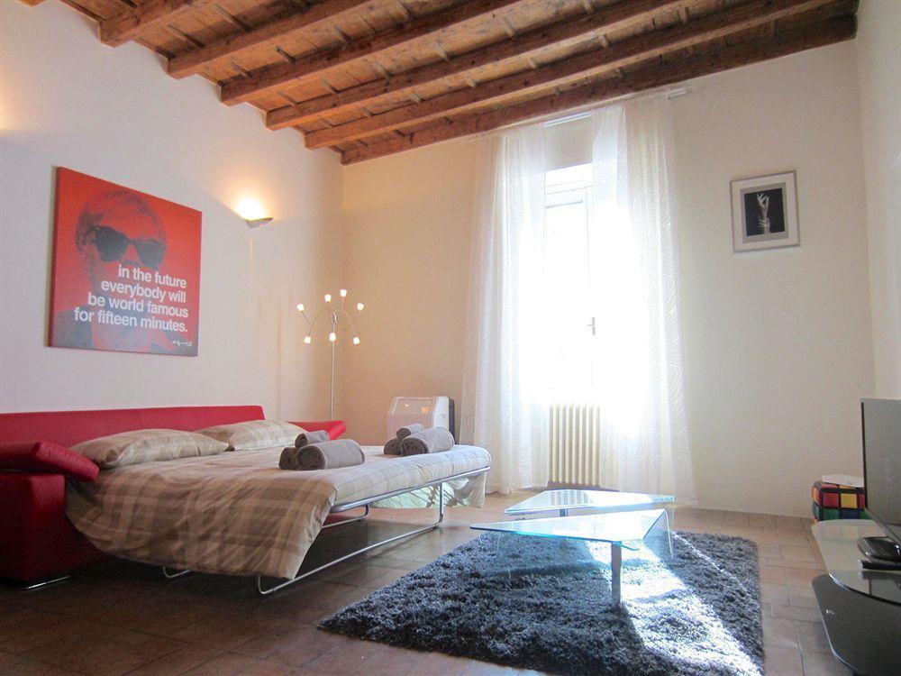 Apartment Temporary House - Navigli Milan