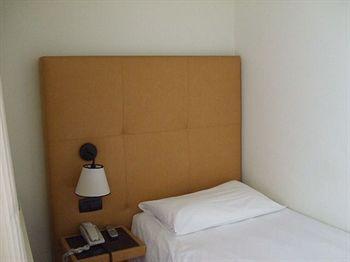 Monopole Milan