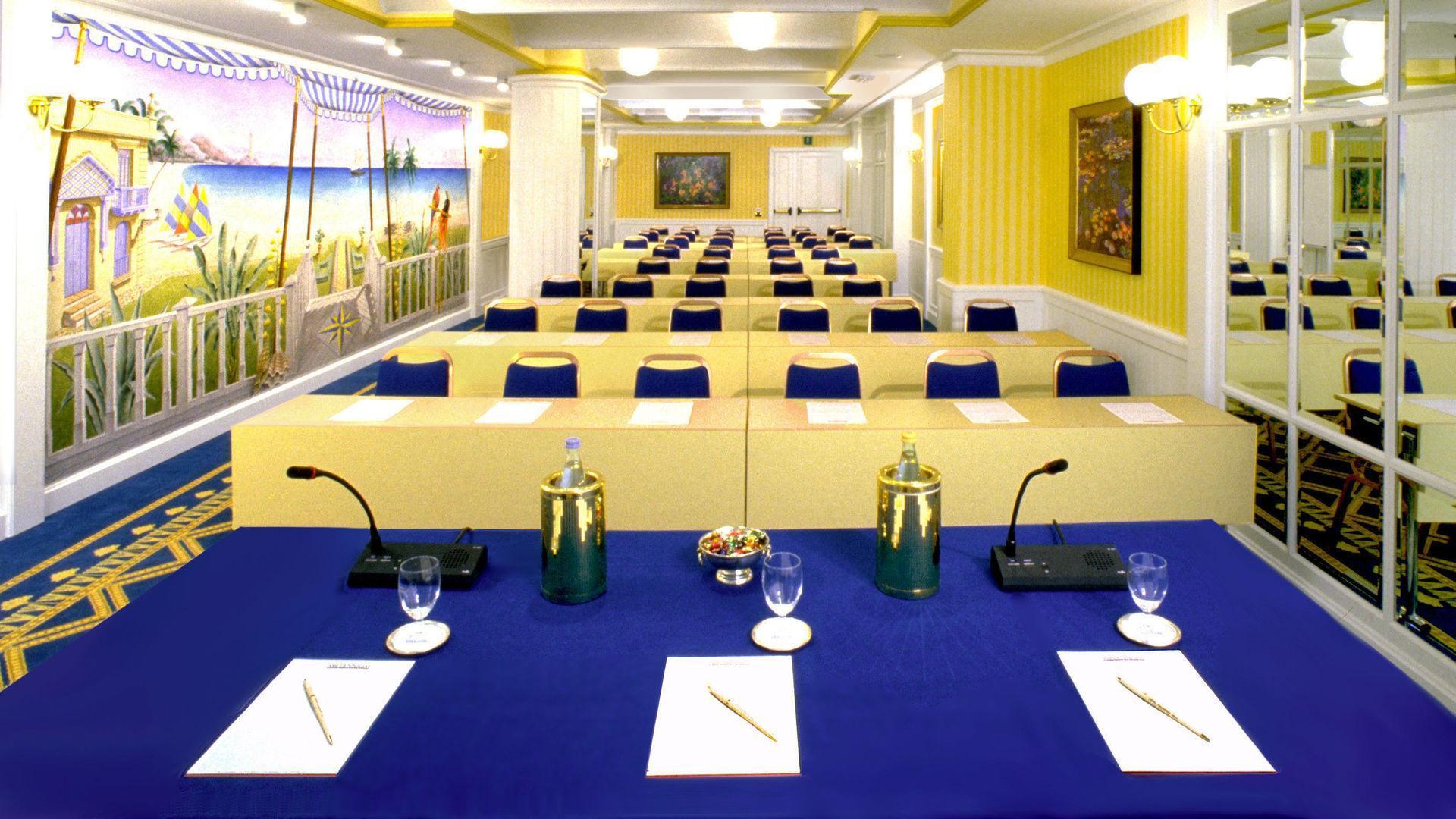 Hotel Capitol 4*