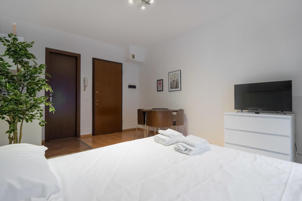 Apartment Cadorna Center Studio-by Flatscollection