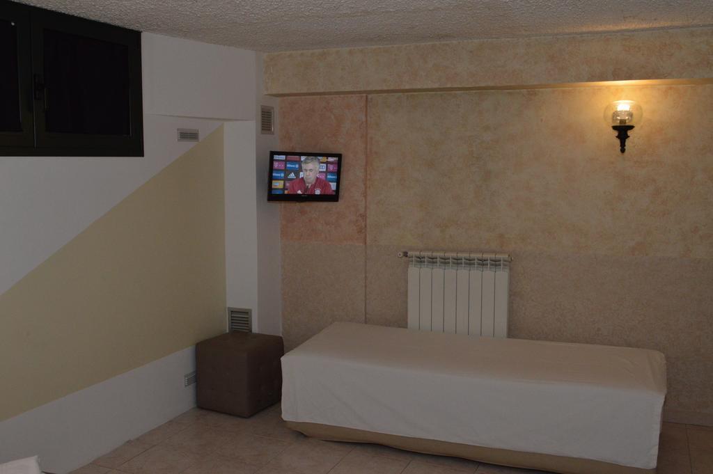 Apartment Rho