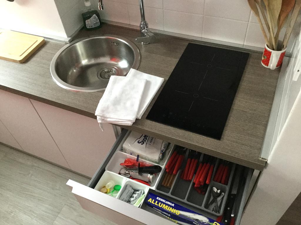 Apartment Rosso A Milano, Vicino Allo Ieo