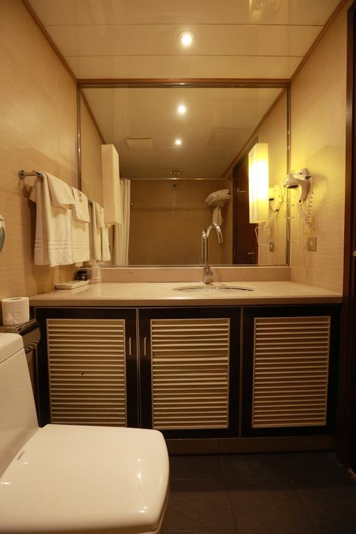 Hotel Huaxia 4*