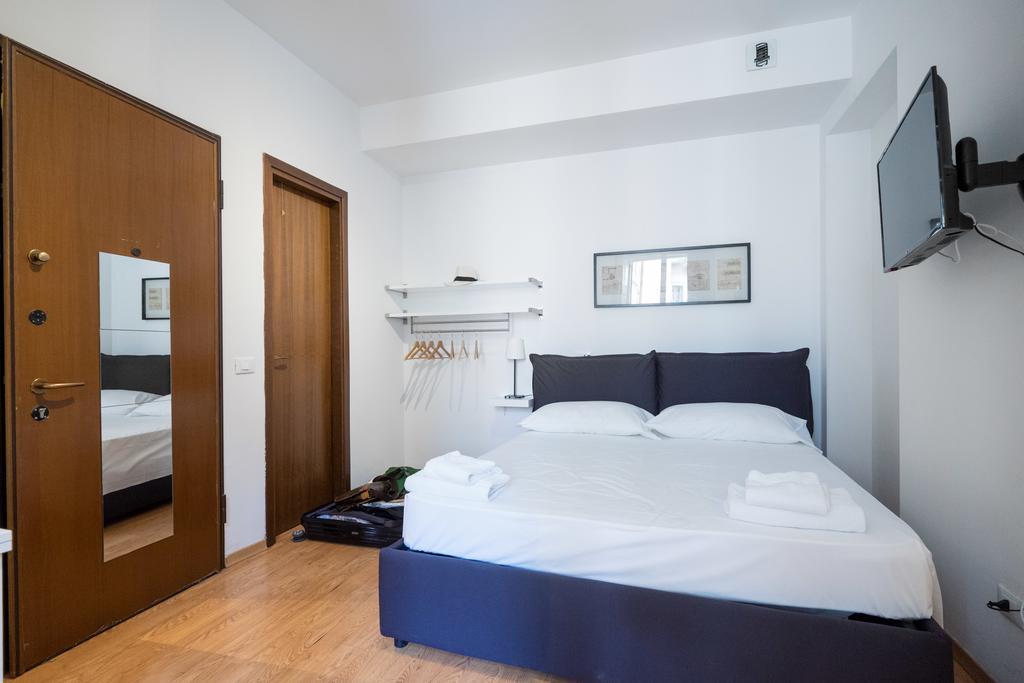 Cadorna Center Studio-by Flatscollection Apartment *