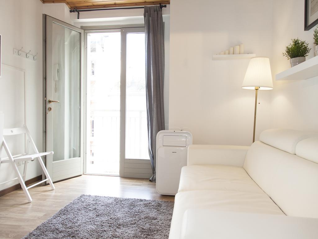 Cadorna Center Studio-by Flatscollection Apartment