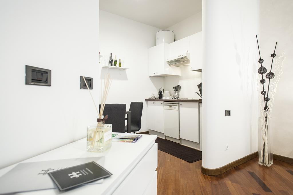 Hemeras Boutique Homes - Design In Center Apartment Milan