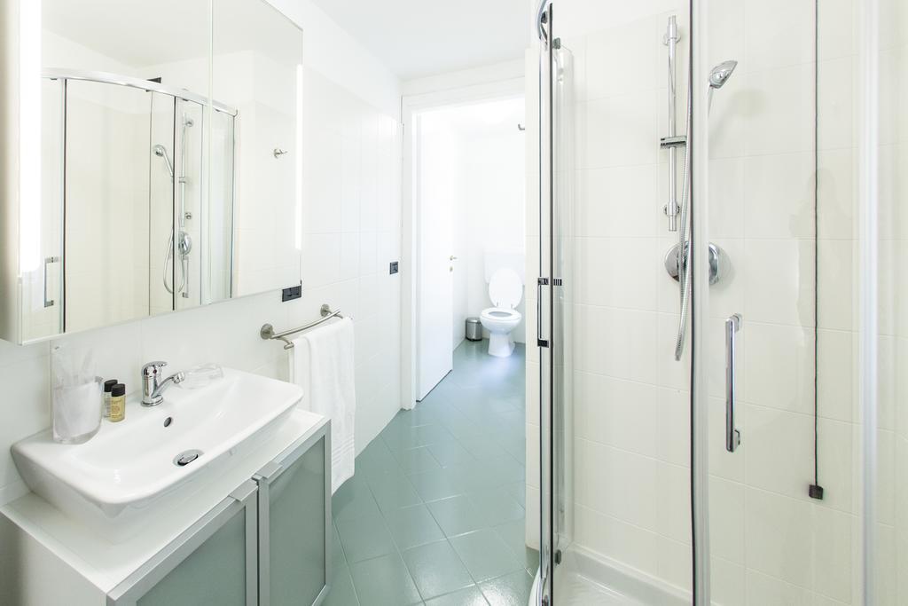 Hemeras Boutique Homes - Design In Center Apartment Milan