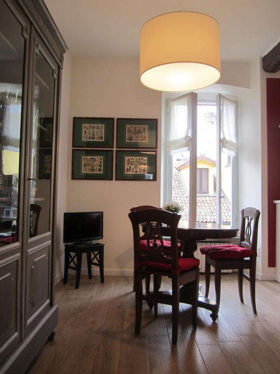 Charming And Elegant Historic Center Of Apartment Milan
