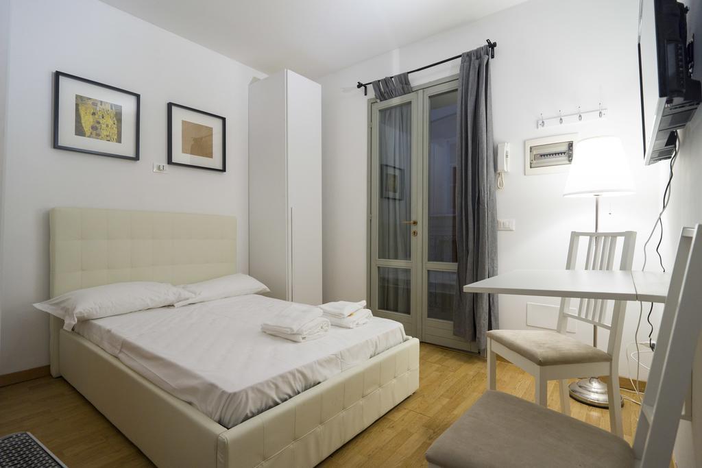 Cadorna Center Studio-by Flatscollection Apartment