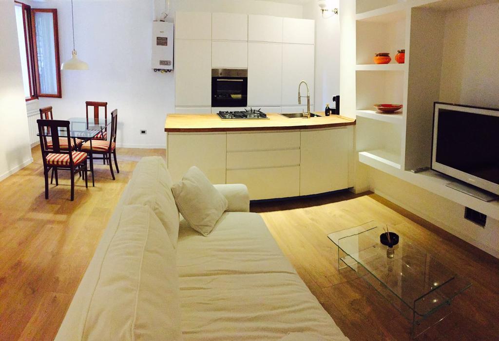Apartment Canonica Milan