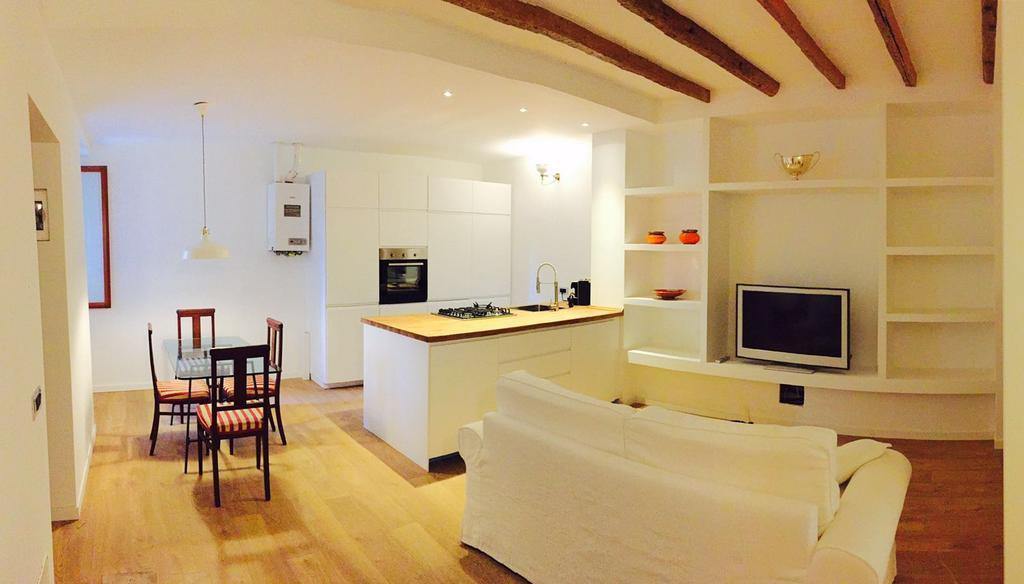 Canonica Apartment