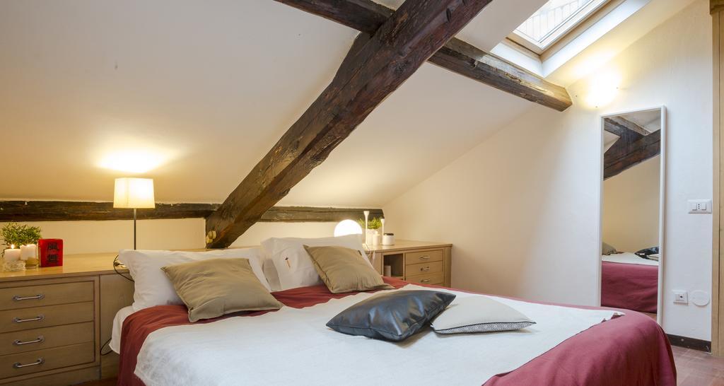 Altido Crocetta Loft Set Apartment Milan