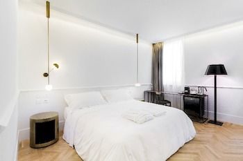 Senato 4* Milan