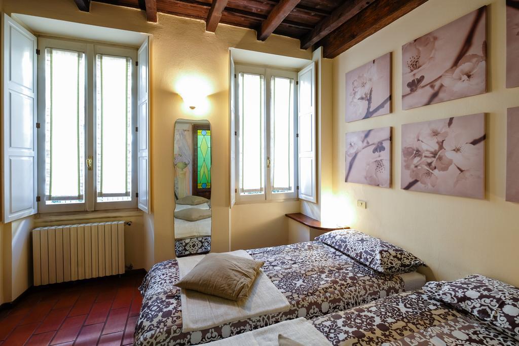 Corso Garibaldi Apartment