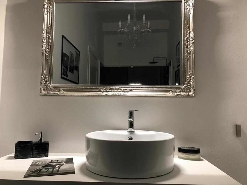 Montenapoleone Luxury Flat * Milan