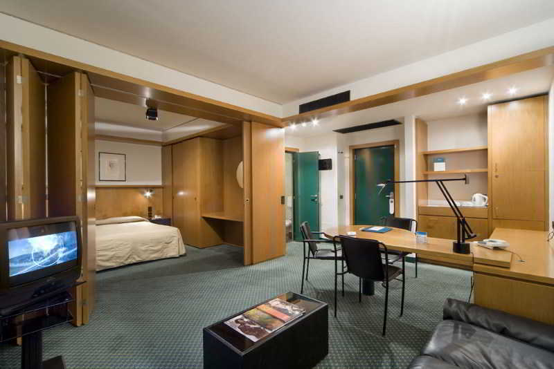 Century Hotel 4*