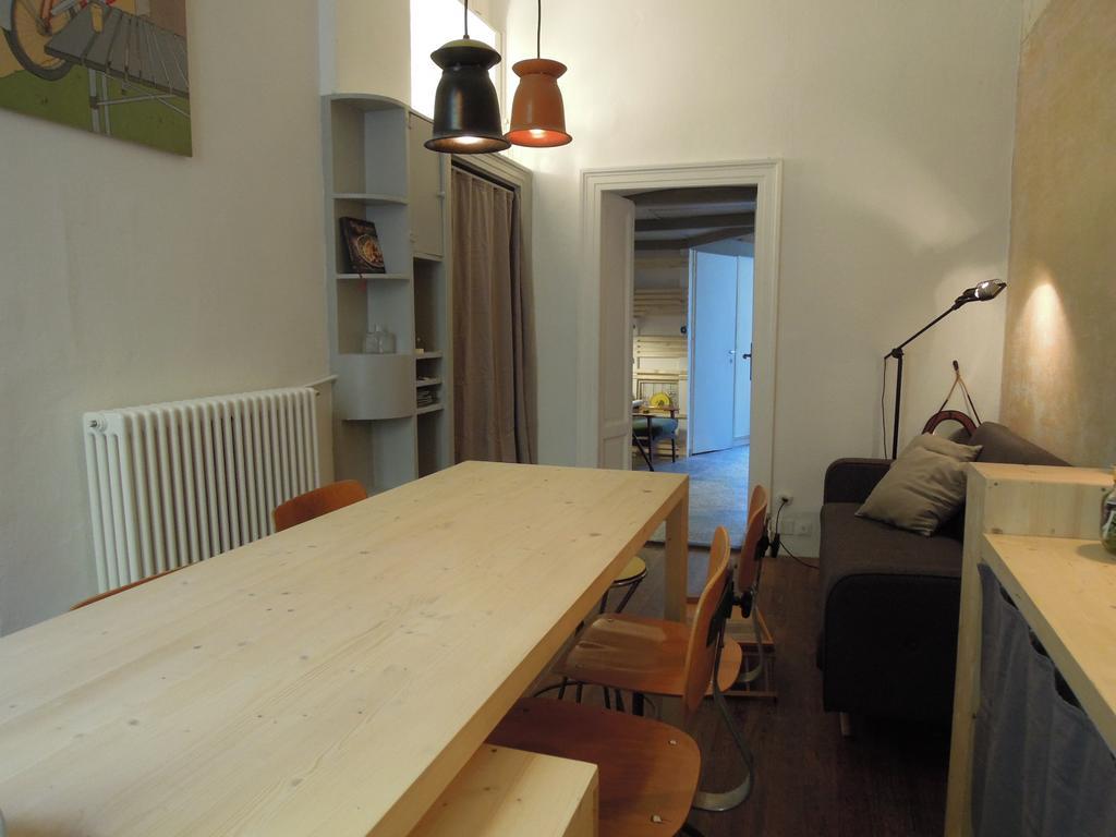 V12 Design Apartment