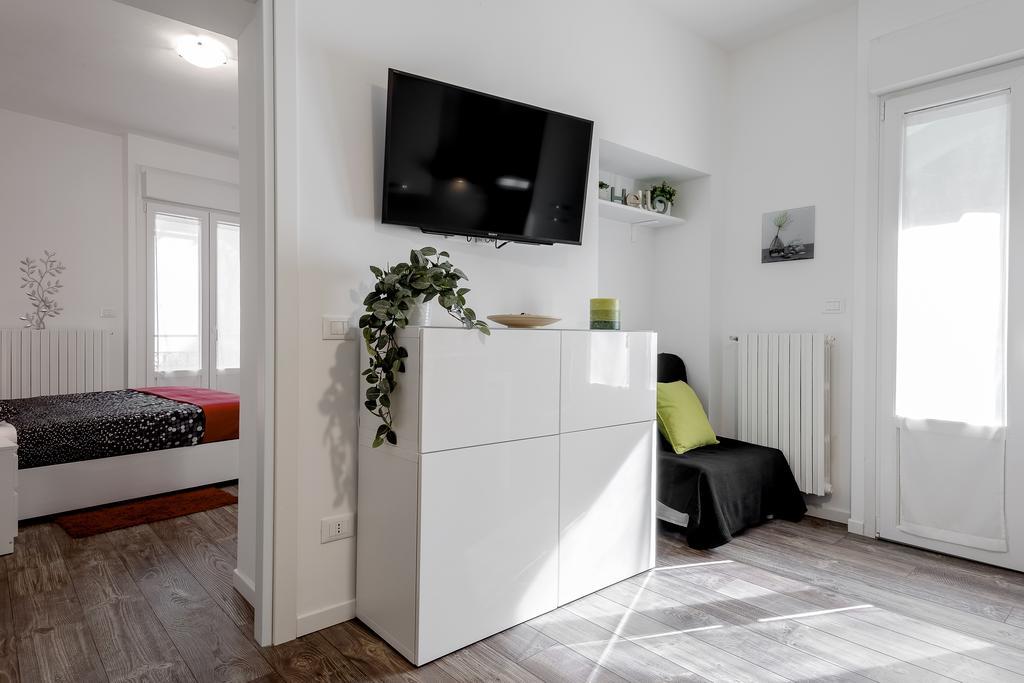 Stayeasy Filzi11 - 3 Bedrooms, 2 Baths - Station Apartment Milan