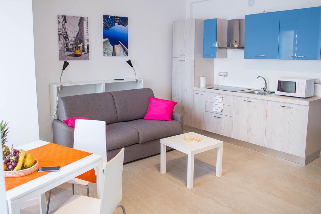 Loreto - Colorful Studio Apartment Milan
