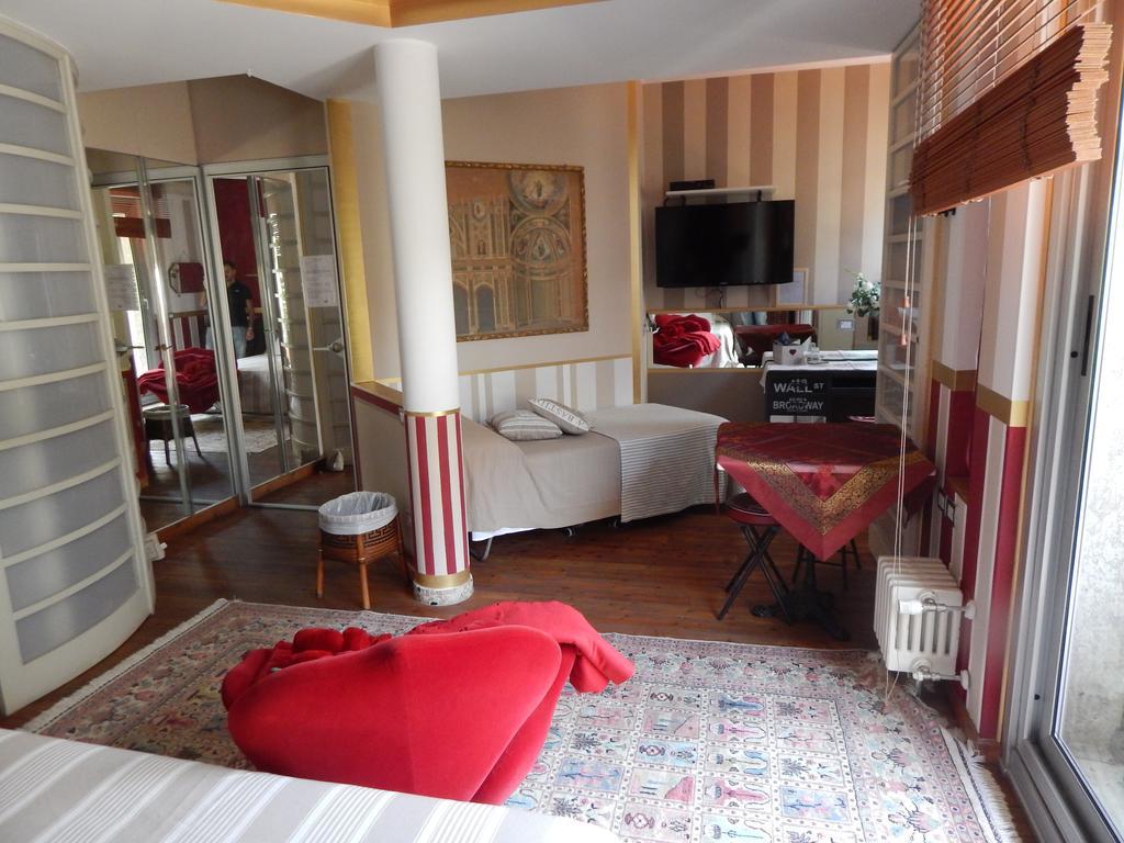House 2* Milan