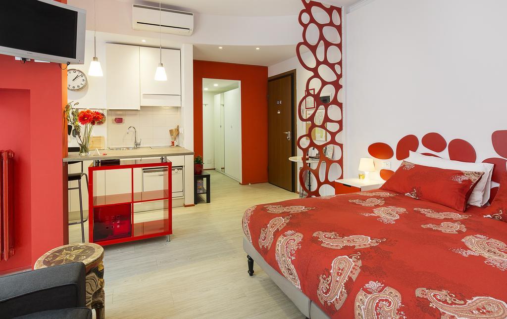 Rosso A Milano, Vicino Allo Ieo Apartment