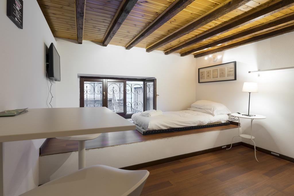 Apartment Cadorna Center Studio-by Flatscollection