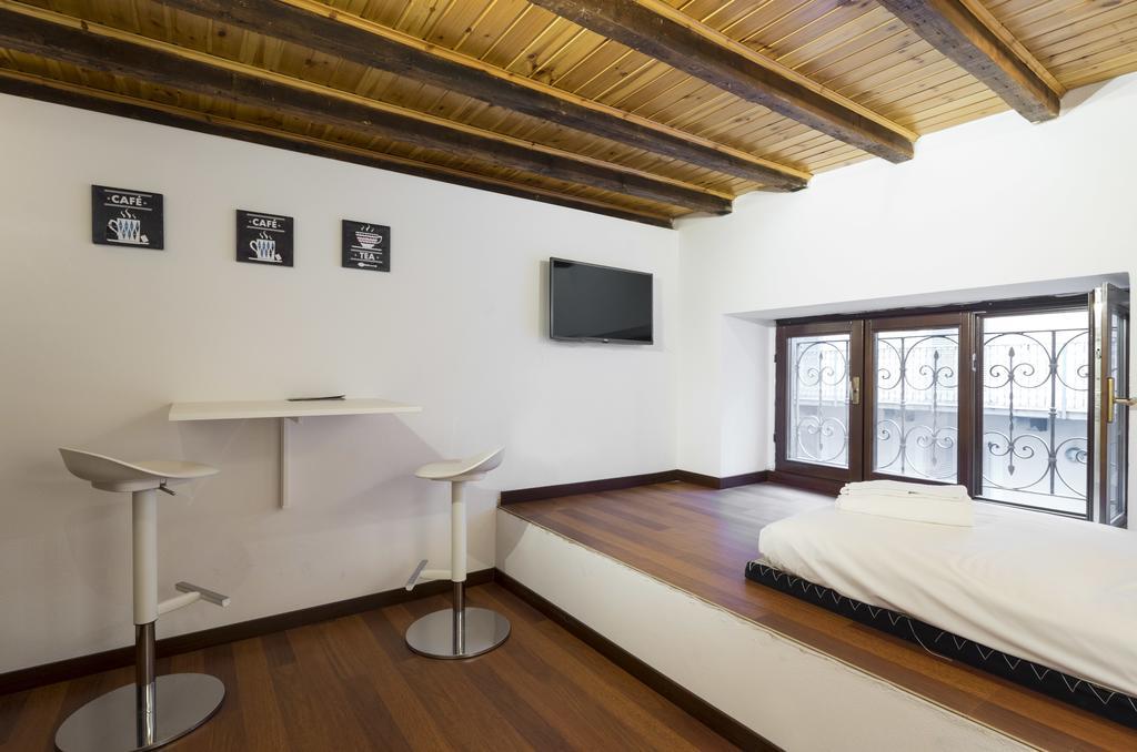 Cadorna Center Studio-by Flatscollection Apartment