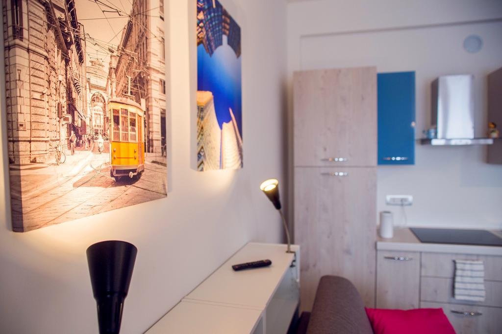 Loreto - Colorful Studio Apartment