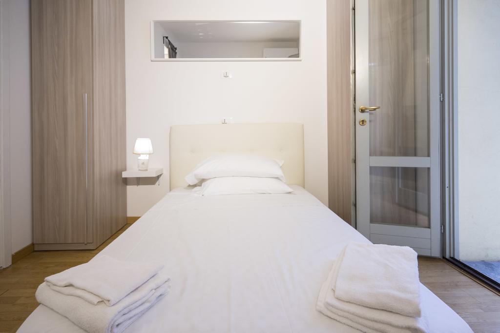 Cadorna Center Studio-by Flatscollection Apartment