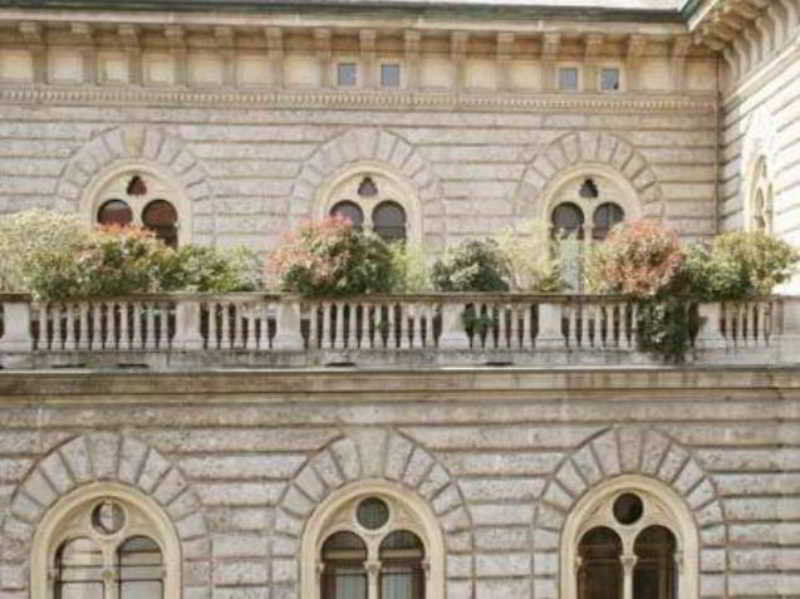 The Place Manzoni
