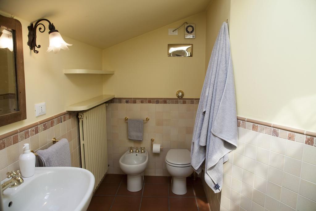 Mansard Very Close To Duomo Apartment Milan