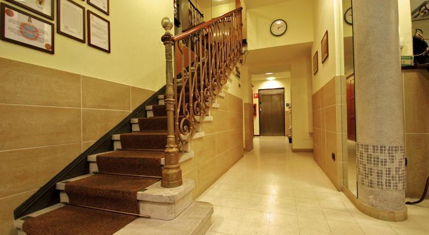 The Hotel 2*