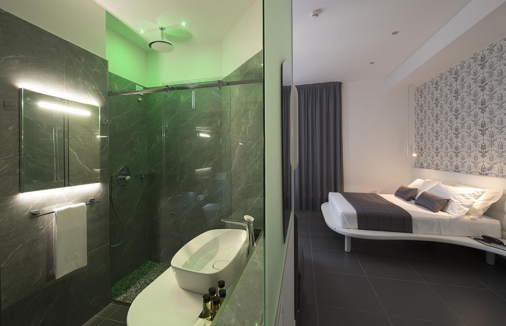 Hotel Gatto Bianco Mia 2*
