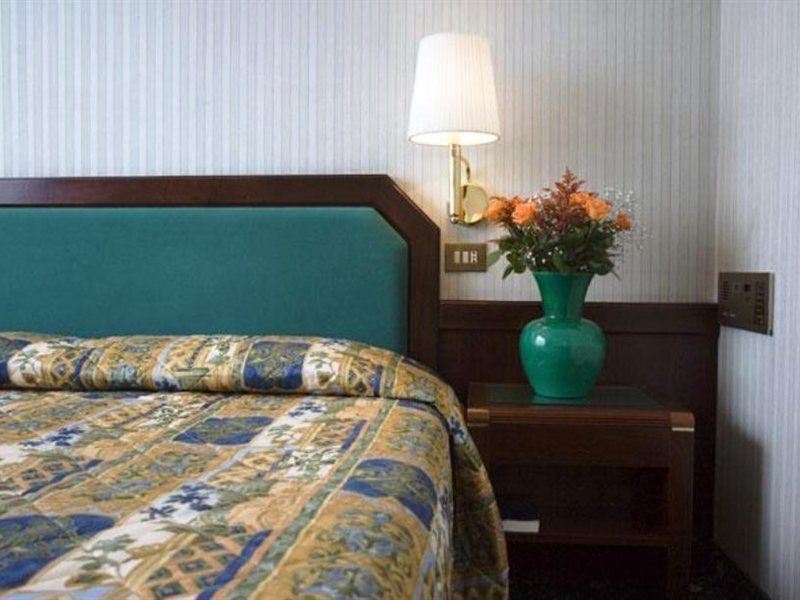 Astoria Sure Collection By Western 3* Milan