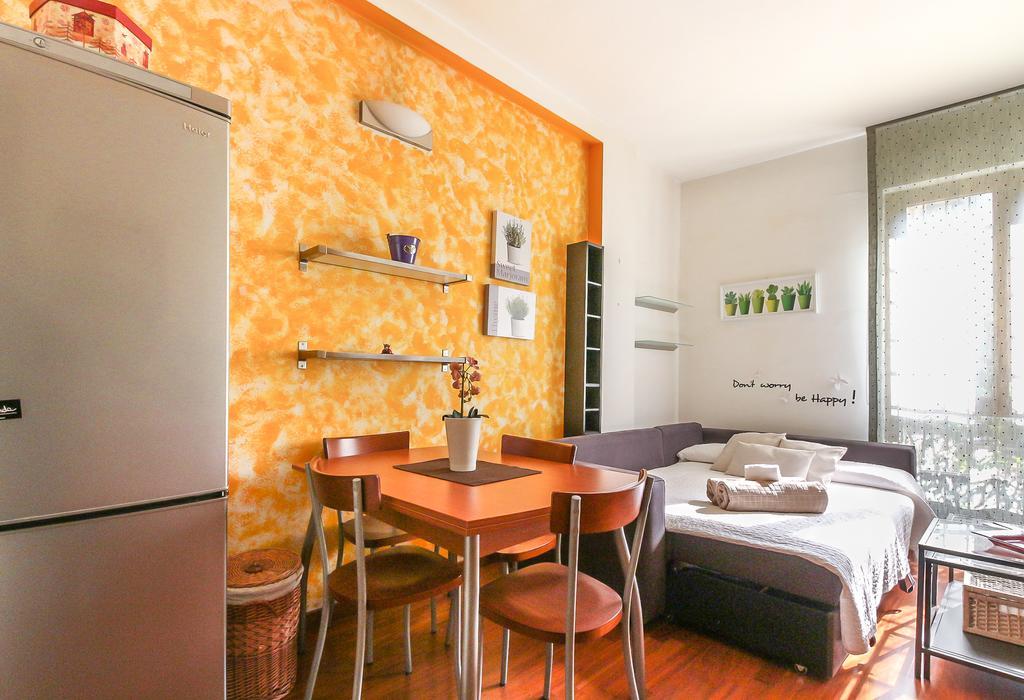 Alessia's Flat- Lorenteggio Apartment