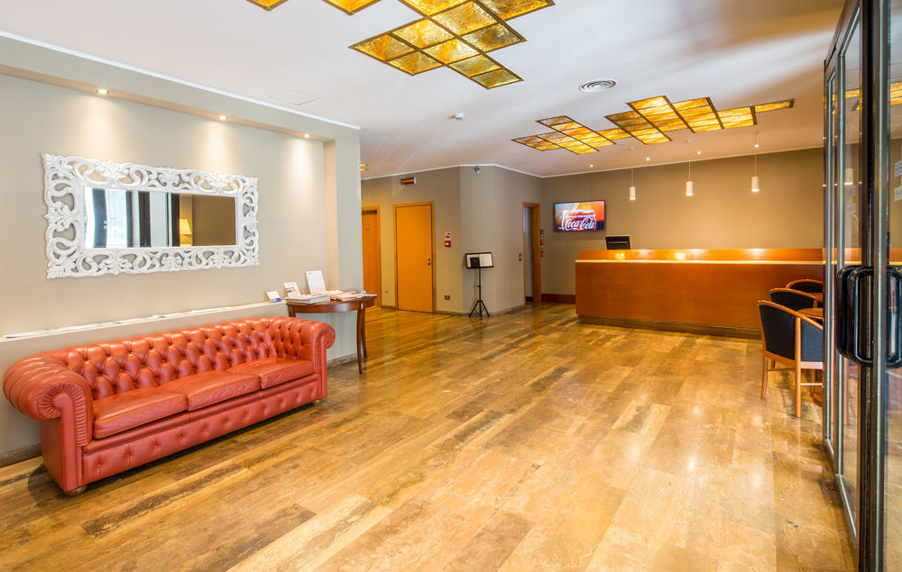 Hotel Unaway & Linea Uno 4*