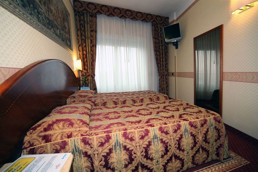 Mokinba King Milano