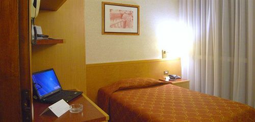 Ih Argonne Park 3* Milan