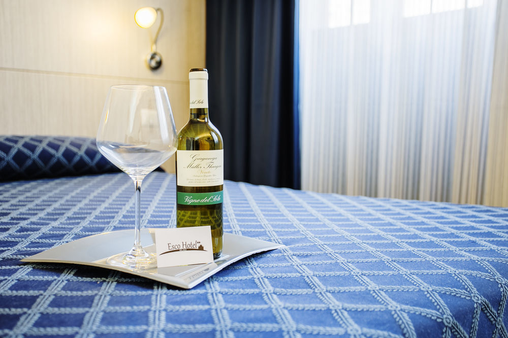 Av Hotel 2*